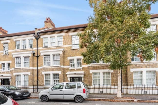 Double room in lovely 2-bed flat, great location Main Photo