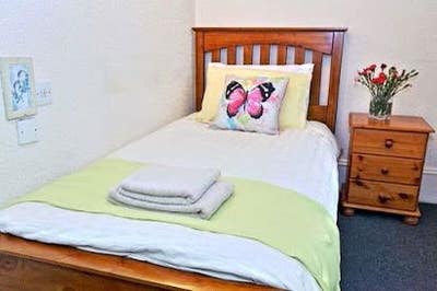 En-suite single or double room for rent Main Photo