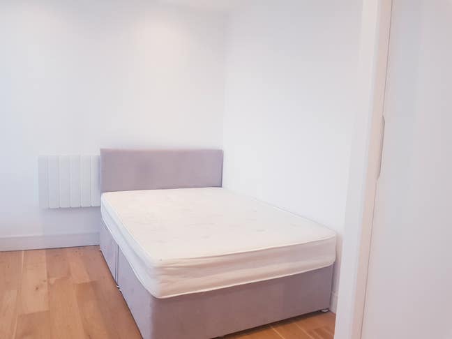 Stunning Studio Flat in Hounslow TW3 Main Photo