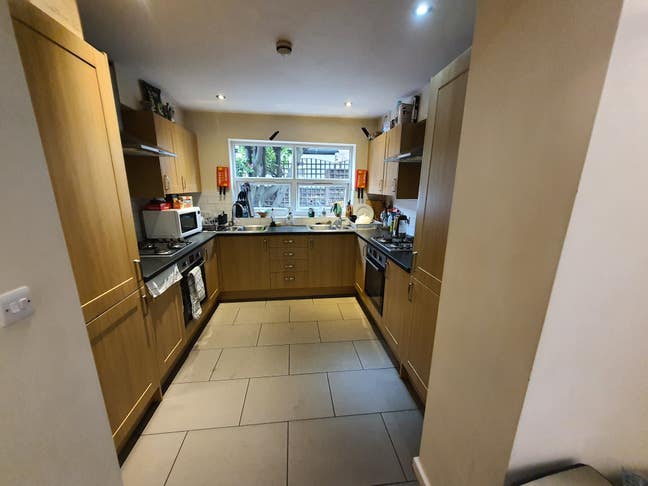 Large Double in Spacious Shared House Main Photo