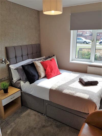 Compact Serviced studio 5 min walk to QEH Main Photo