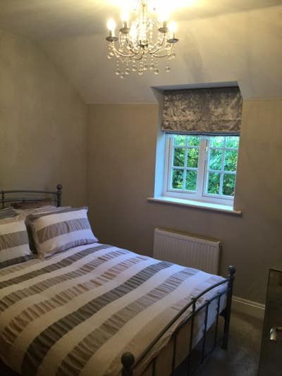 Double Room Furnished With EnSuite Shower Main Photo