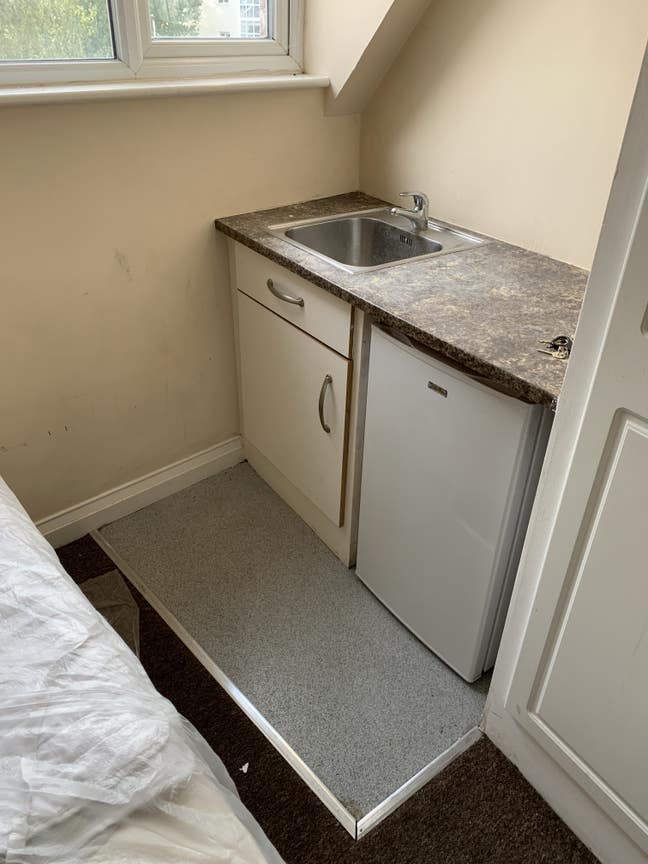 Double room - central Bedford Main Photo
