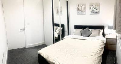 *New Double  Room - free Parking in EDGWARE**  Main Photo