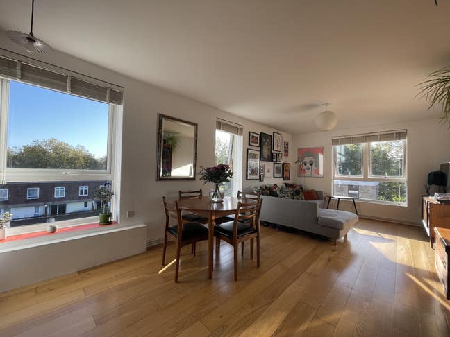 Lovely 1 bed flat with park views  Main Photo