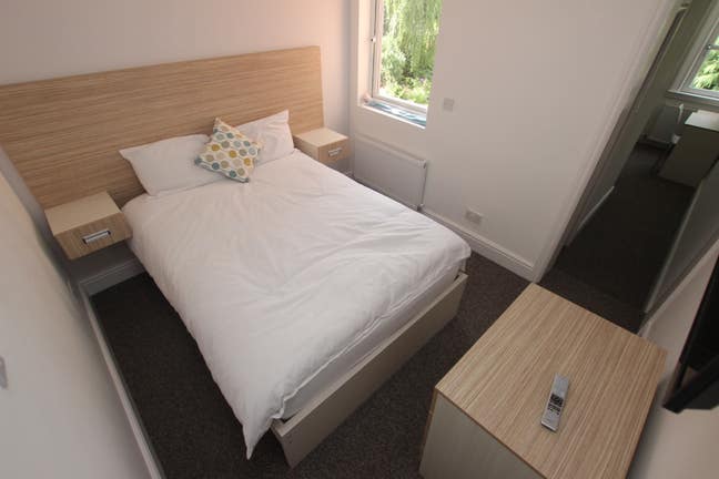Beautiful Double Room with En-suite in Caversham  Main Photo