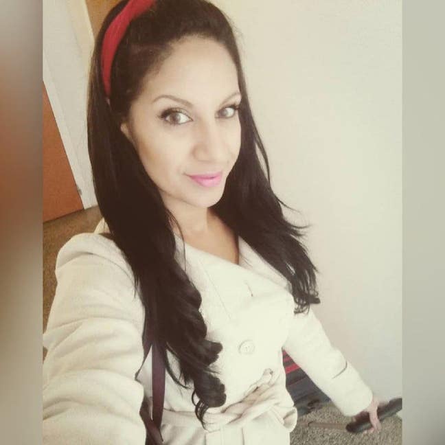 Professional Female seeks a house/flat Main Photo