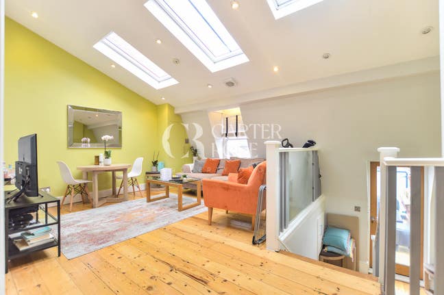 Stunning 1 bed flat close to Clapham North Tube  Main Photo