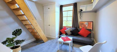 02/10/2026 - Amazing Split Level Double Room  Main Photo