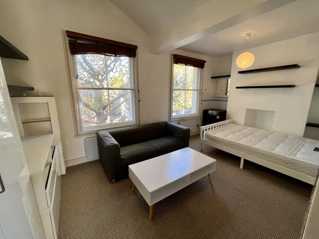 Spacious Bedsit in Portobello Main Photo