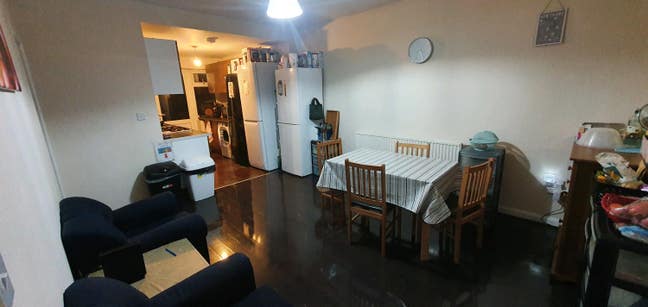 Double room In Wembley Central  Main Photo