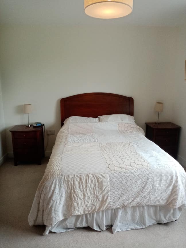 Double room with en-suite Mon - Friday only Main Photo