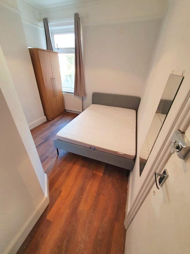 Double Ensuite Room Southampton Centre -SO15 2FZ Main Photo