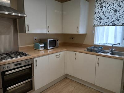 Double bedroom to rent in 3 bed house Main Photo