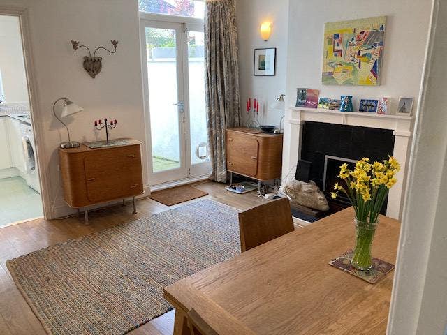 Lovely light and quiet room in great location Main Photo