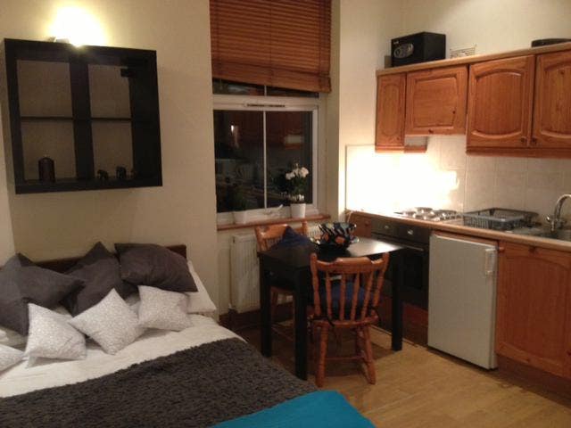 Double studio in the heart shepherds Bush Main Photo