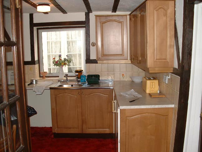 One bedroom ground floor grade 2 listed property   Main Photo