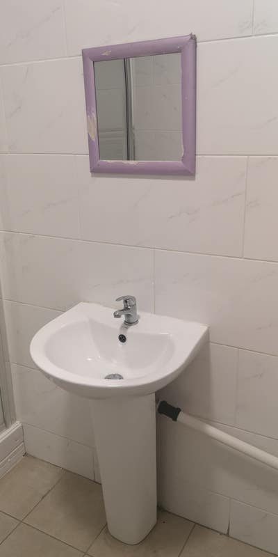 35 year old Female seeks a single or double room Main Photo