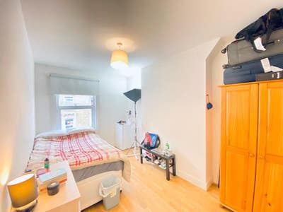 Large Double Room w. En Suite in Central Brixton Main Photo