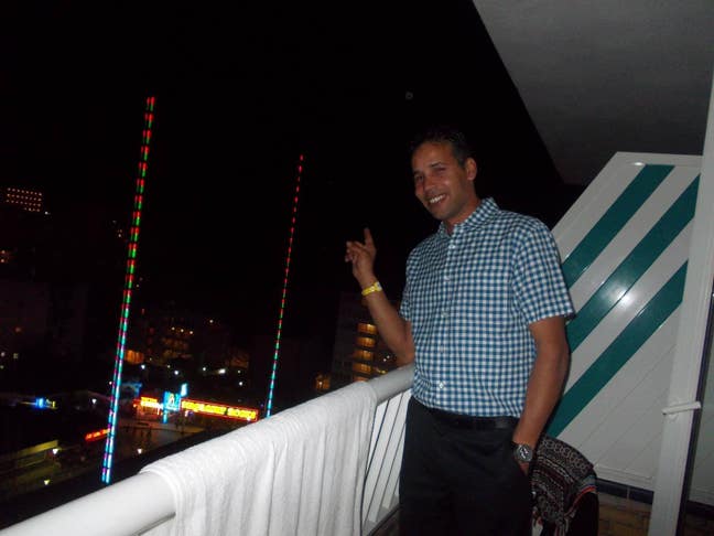 I am a male aged 43 looking for a single or d... Main Photo