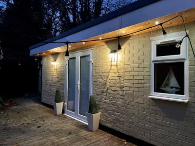 Large Annex with en-suite and off street parking  Main Photo