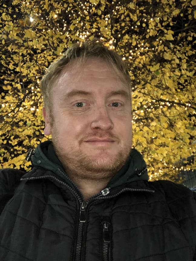 49 year old Male seeks for a single flat. Main Photo