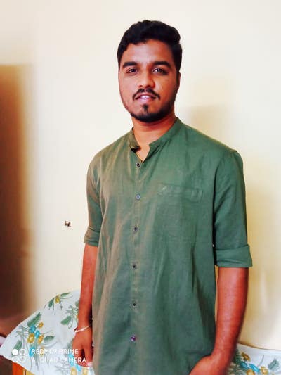 I am a professional male aged 27. I am lookin... Main Photo