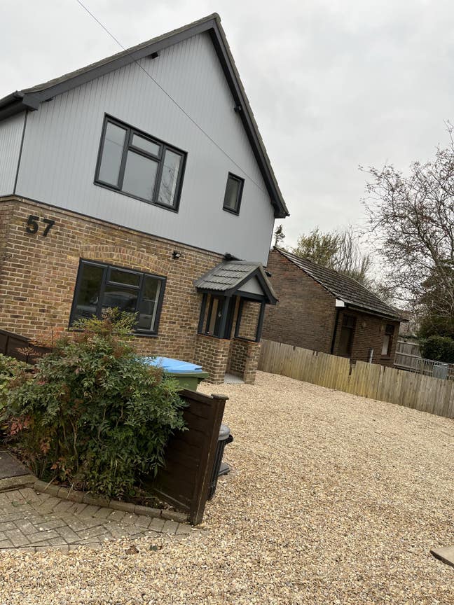 1 lovely room, immaculate house and garden  Main Photo