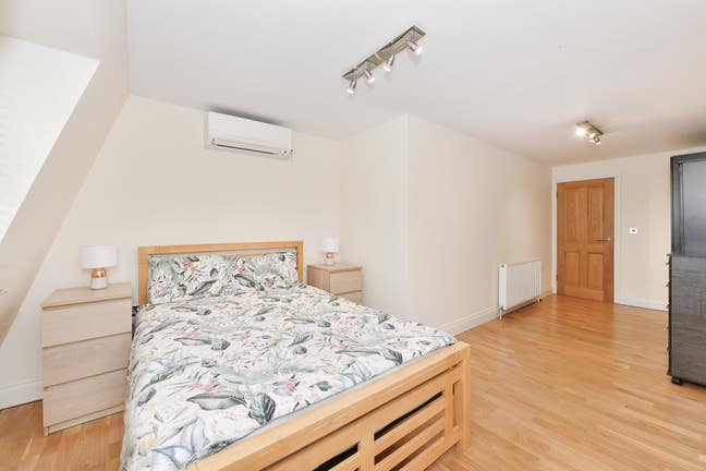 Fully Furnished Large One Bedroom with AC & Lift  Main Photo