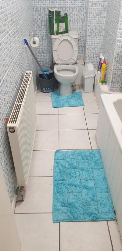 Double Room in West End Main Photo