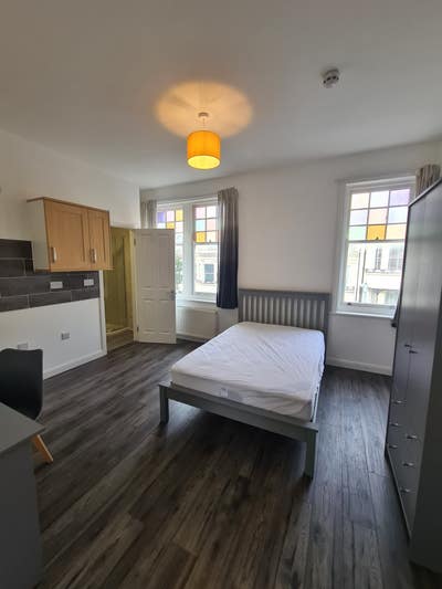 7 bed houseshare - Fully furnished Main Photo