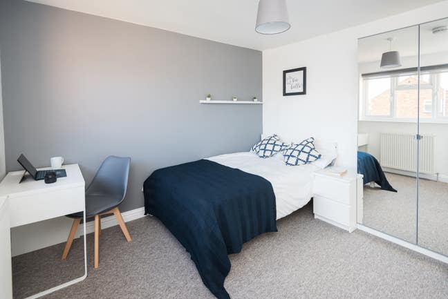 Fabulous Double Room in Fantastic Houseshare! Main Photo