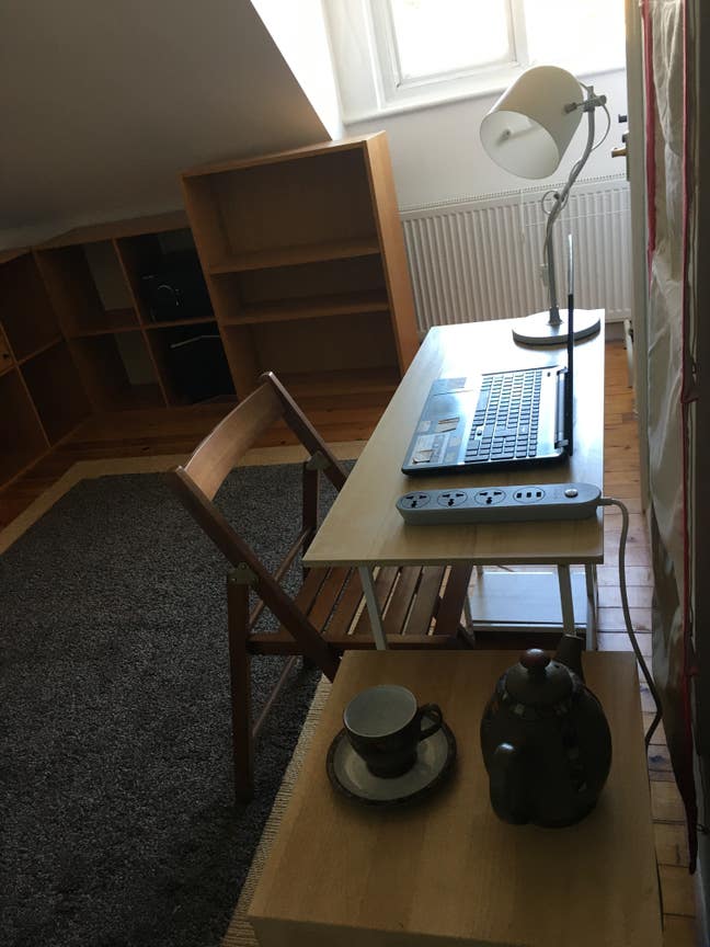 Charming  attic room in beautiful house near metro Main Photo