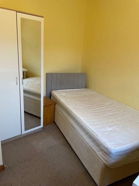 Lovely single room Botley available 14th Sept  Main Photo