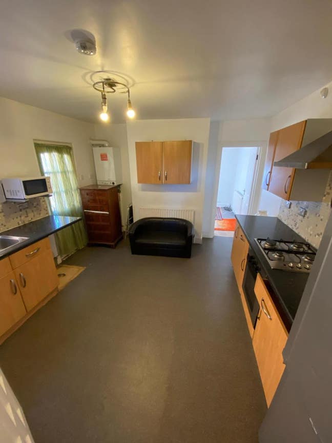 Large double room in Leytonstone area Main Photo