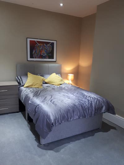   Large ensuite Near Aintree & Clocktower Hospital Main Photo