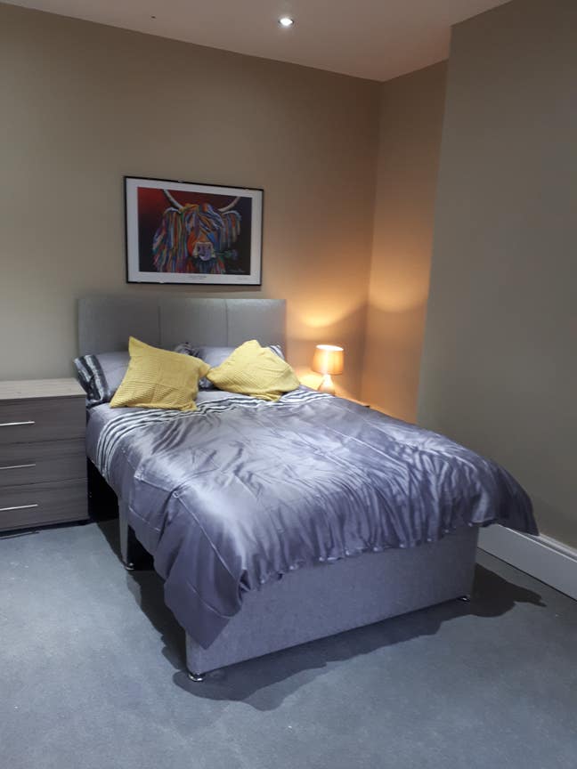   Large ensuite Near Aintree & Clocktower Hospital Main Photo