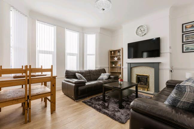 Cosy and warm house share ! Main Photo