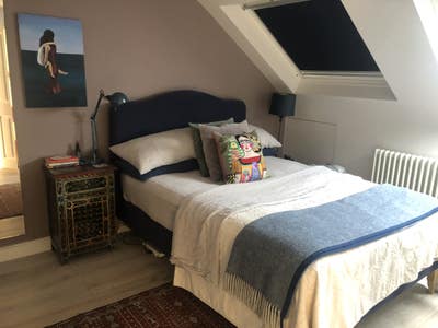 Large modern loft room with en suite and balcony Main Photo