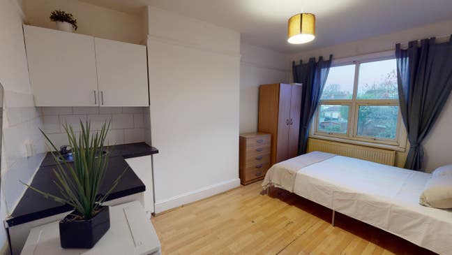Cozy Bedsit in N22 - Turnpike Lane Main Photo
