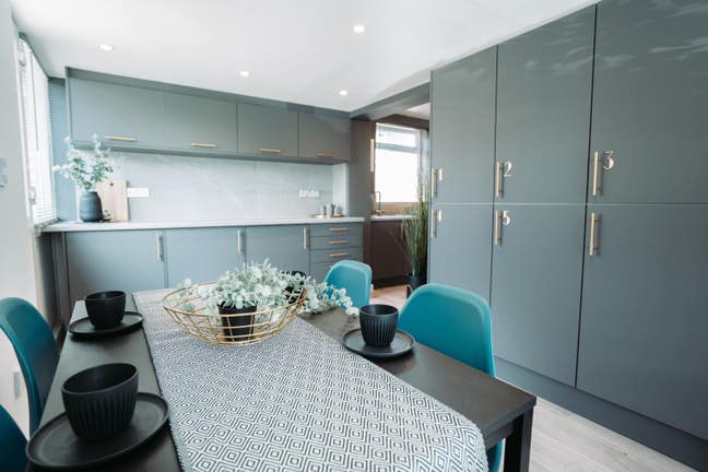 Stunning Ensuite Room available now! - inc bills Main Photo