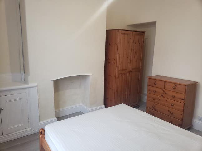 Nice Double, great location, available now Main Photo