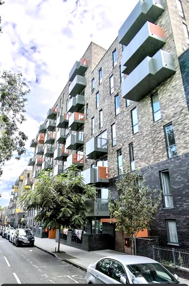 2 Bedrooms, 2 Bathrooms ,Balcony, Stepney Green,E1 Main Photo