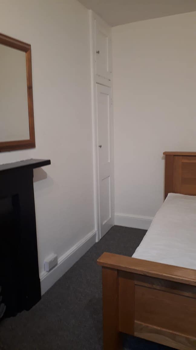 Town Centre Large Double Room on Ground Floor Main Photo