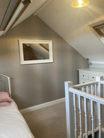 Single room ideal for Royal Vet college students Main Photo