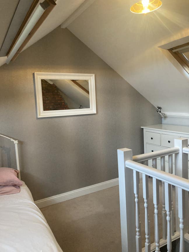 Single room ideal for Royal Vet college students Main Photo