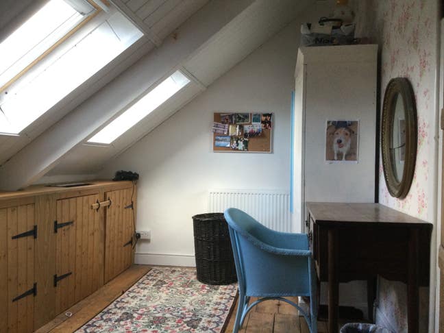  Large double room, 20 mins Carmarthen. Main Photo