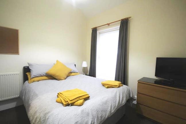 Room to let with parking within Aberystwyth  Main Photo