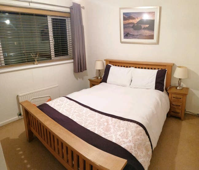 Spacious Double Room — Friendly easy going Home Main Photo