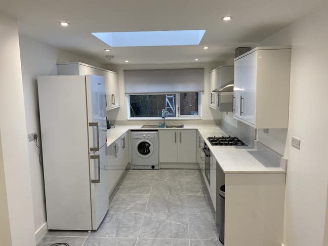3 double rooms to let  Main Photo